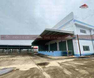cửa xuất hàng và dock container của nhà xưởng vsip ii bình dương, phù hợp xuất nhập khẩu