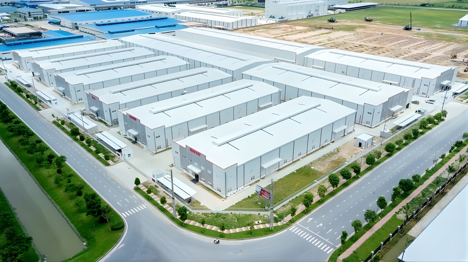 đất sản xuất kinh doanh có thể xây nhà xưởng bán lại không