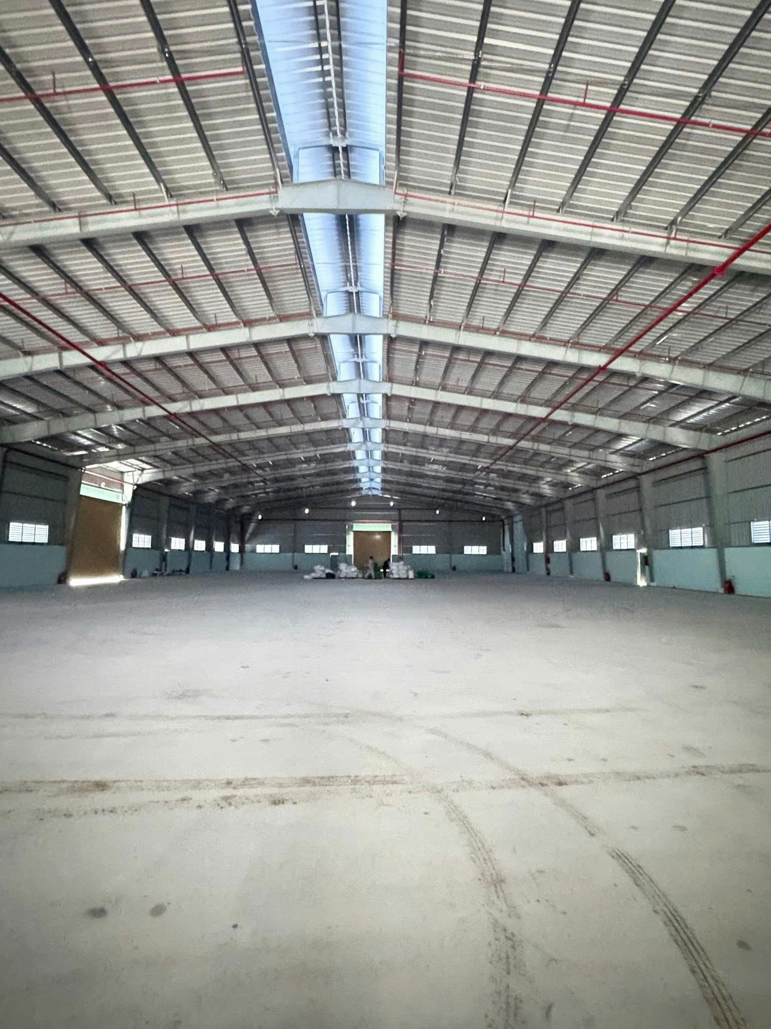 Nhà xưởng cho thuê ngoài KCN Tân Uyên - Diện Tích 5.800m2-1